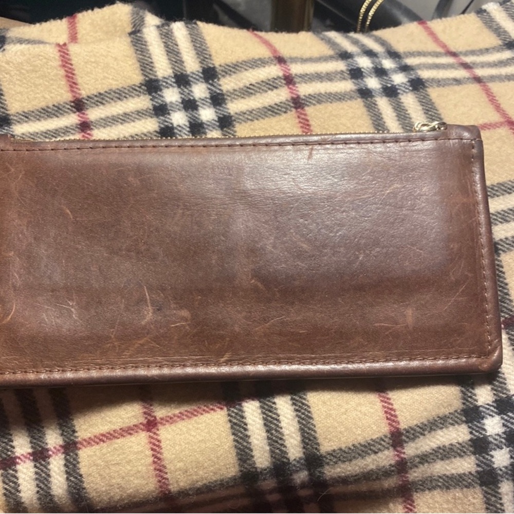 Fount wristlet